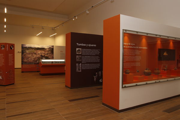 Inauguración muestra arqueológica
Inauguración muestra arqueológica
Fecha: Febrero 20 de 2018
Para descargar esta fotografía en alta resolución, haga clic sobre la imagen hasta que la misma se despliegue en la pantalla completa; luego dé clic derecho y elija la opción "guardar imagen como". 
En caso de publicación por cualquier medio, solicitamos acompañarla del crédito: "Foto EPM"
Palabras clave: Inauguración muestra arqueológica