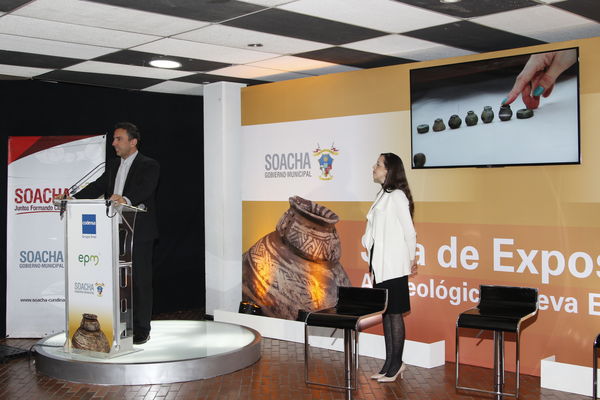 Inauguración muestra arqueológica
Inauguración muestra arqueológica
Fecha: Febrero 20 de 2018
Para descargar esta fotografía en alta resolución, haga clic sobre la imagen hasta que la misma se despliegue en la pantalla completa; luego dé clic derecho y elija la opción "guardar imagen como". 
En caso de publicación por cualquier medio, solicitamos acompañarla del crédito: "Foto EPM"
Palabras clave: Inauguración muestra arqueológica