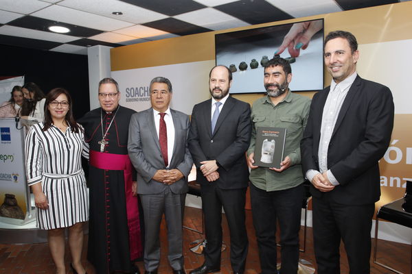 Inauguración muestra arqueológica
Inauguración muestra arqueológica
Fecha: Febrero 20 de 2018
Para descargar esta fotografía en alta resolución, haga clic sobre la imagen hasta que la misma se despliegue en la pantalla completa; luego dé clic derecho y elija la opción "guardar imagen como". 
En caso de publicación por cualquier medio, solicitamos acompañarla del crédito: "Foto EPM"
Palabras clave: Inauguración muestra arqueológica