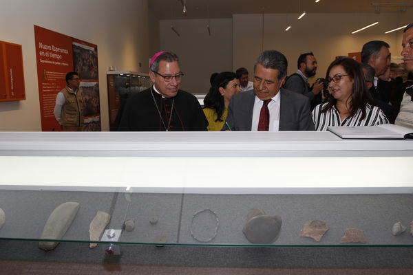 Inauguración muestra arqueológica
Inauguración muestra arqueológica
Fecha: Febrero 20 de 2018
Para descargar esta fotografía en alta resolución, haga clic sobre la imagen hasta que la misma se despliegue en la pantalla completa; luego dé clic derecho y elija la opción "guardar imagen como". 
En caso de publicación por cualquier medio, solicitamos acompañarla del crédito: "Foto EPM"
Palabras clave: Inauguración muestra arqueológica