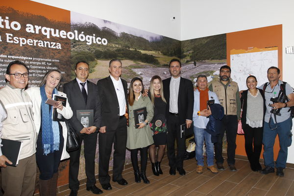 Inauguración muestra arqueológica
Inauguración muestra arqueológica
Fecha: Febrero 20 de 2018
Para descargar esta fotografía en alta resolución, haga clic sobre la imagen hasta que la misma se despliegue en la pantalla completa; luego dé clic derecho y elija la opción "guardar imagen como". 
En caso de publicación por cualquier medio, solicitamos acompañarla del crédito: "Foto EPM"
Palabras clave: Inauguración muestra arqueológica