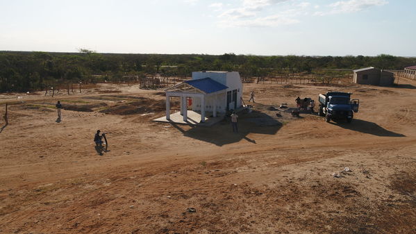 Agua en La Guajira
Agua en La Guajira
Febrero 20 2019
Para descargar esta fotografía en alta resolución, haga clic sobre la imagen hasta que la misma se despliegue en la pantalla completa; luego dé clic derecho y elija la opción "guardar imagen como". 
En caso de publicación por cualquier medio, solicitamos acompañarla del crédito: "Foto EPM" 
Palabras clave: Agua en La Guajira