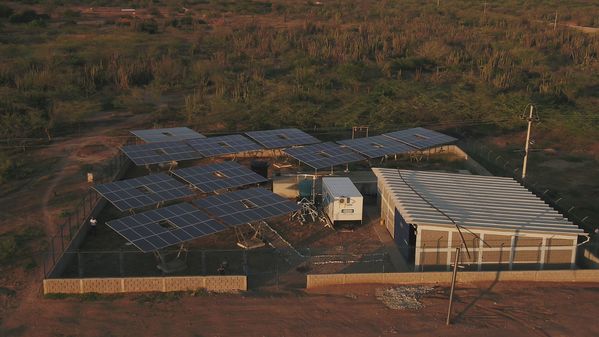 Agua en La Guajira
Agua en La Guajira
Febrero 20 2019
Para descargar esta fotografía en alta resolución, haga clic sobre la imagen hasta que la misma se despliegue en la pantalla completa; luego dé clic derecho y elija la opción "guardar imagen como". 
En caso de publicación por cualquier medio, solicitamos acompañarla del crédito: "Foto EPM" 
Palabras clave: Agua en La Guajira