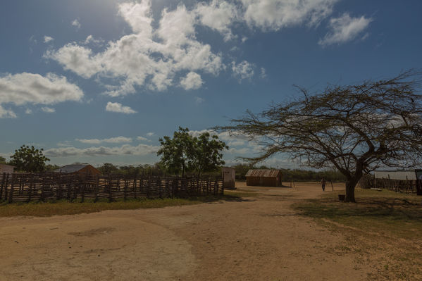 Agua en La Guajira
Agua en La Guajira
Febrero 20 2019
Para descargar esta fotografía en alta resolución, haga clic sobre la imagen hasta que la misma se despliegue en la pantalla completa; luego dé clic derecho y elija la opción "guardar imagen como". 
En caso de publicación por cualquier medio, solicitamos acompañarla del crédito: "Foto EPM" 
Palabras clave: Agua en La Guajira