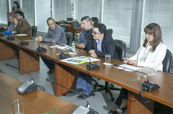 Rueda de prensa, proyecto centro parrilla
Rueda de prensa, proyecto centro parrilla
Fecha: Febrero 13 de 2015
Para descargar esta fotografía en alta resolución, haga clic sobre la imagen hasta que la misma se despliegue en la pantalla completa; luego dé clic derecho y elija la opción "guardar imagen como". 
En caso de publicación por cualquier medio, solicitamos acompañarla del crédito: "Foto EPM"
Palabras clave: Rueda prensa proyecto centro parrilla