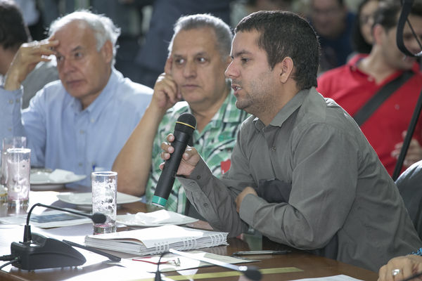 Rueda de prensa, proyecto centro parrilla
Rueda de prensa, proyecto centro parrilla
Fecha: Febrero 13 de 2015
Para descargar esta fotografía en alta resolución, haga clic sobre la imagen hasta que la misma se despliegue en la pantalla completa; luego dé clic derecho y elija la opción "guardar imagen como". 
En caso de publicación por cualquier medio, solicitamos acompañarla del crédito: "Foto EPM"
Palabras clave: Rueda prensa proyecto centro parrilla