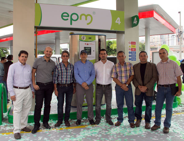 Inauguración de la décima estación de servicio de GNV
Inauguración de la décima estación de servicio de GNV
Fecha: Febrero 14 de 2014
Para descargar esta fotografía en alta resolución, haga clic sobre la imagen hasta que la misma se despliegue en la pantalla completa; luego dé clic derecho y elija la opción "guardar imagen como". 
En caso de publicación por cualquier medio, solicitamos acompañarla del crédito: "Foto EPM"

Palabras clave: Inauguración décima estación servicio de GNV