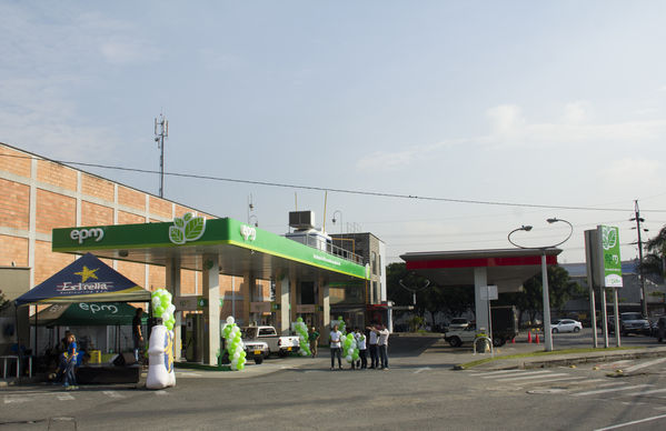 Inauguración de la décima estación de servicio de GNV
Inauguración de la décima estación de servicio de GNV
Fecha: Febrero 14 de 2014
Para descargar esta fotografía en alta resolución, haga clic sobre la imagen hasta que la misma se despliegue en la pantalla completa; luego dé clic derecho y elija la opción "guardar imagen como". 
En caso de publicación por cualquier medio, solicitamos acompañarla del crédito: "Foto EPM"
Palabras clave: Inauguración décima estación servicio de GNV