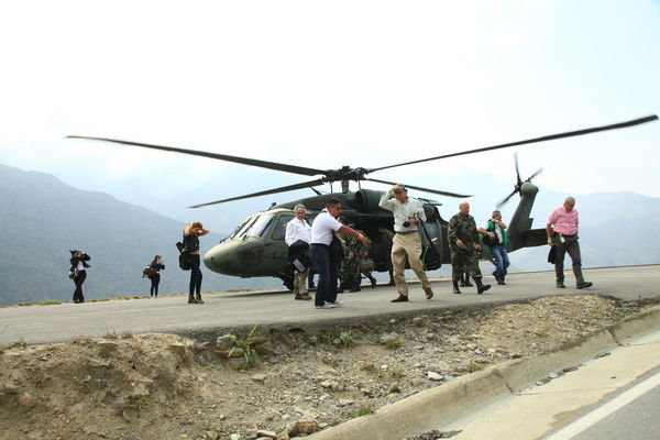 Desviación del río Cauca. Proyecto hidroeléctrico Ituango
Desviación del río Cauca. Proyecto hidroeléctrico Ituango
Fecha: Febrero 17 de 2014
Para descargar esta fotografía en alta resolución, haga clic sobre la imagen hasta que la misma se despliegue en la pantalla completa; luego dé clic derecho y elija la opción "guardar imagen como". 
En caso de publicación por cualquier medio, solicitamos acompañarla del crédito: "Foto EPM"

Palabras clave: Desviación río Cauca Proyecto hidroeléctrico Ituango