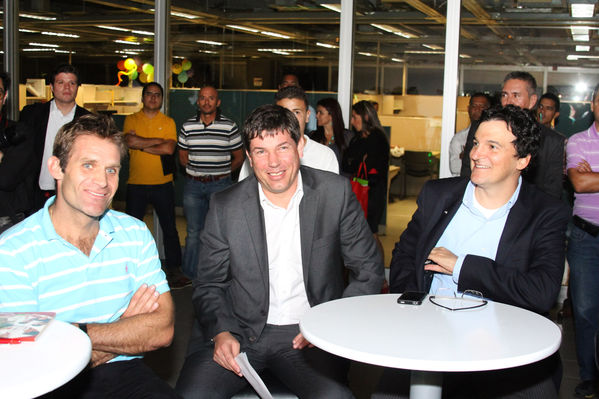 Presentación equipo ciclismo EPM- UNE
Presentación equipo ciclismo EPM- UNE
Fecha: Febrero 18 de 2013
Para descargar esta fotografía en alta resolución, haga clic sobre la imagen hasta que la misma se despliegue en la pantalla completa; luego dé clic derecho y elija la opción "guardar imagen como". 
En caso de publicación por cualquier medio, solicitamos acompañarla del crédito: "Cortesía EPM".
Palabras clave: Presentación equipo ciclismo EPM UNE