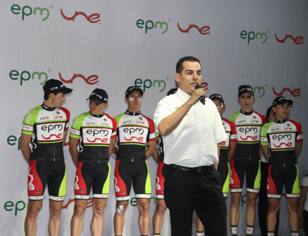 Presentación equipo ciclismo EPM- UNE
Presentación equipo ciclismo EPM- UNE
Fecha: Febrero 18 de 2013
Para descargar esta fotografía en alta resolución, haga clic sobre la imagen hasta que la misma se despliegue en la pantalla completa; luego dé clic derecho y elija la opción "guardar imagen como". 
En caso de publicación por cualquier medio, solicitamos acompañarla del crédito: "Cortesía EPM".
Palabras clave: Presentación equipo ciclismo EPM UNE