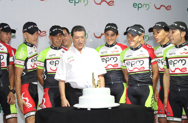 Presentación equipo ciclismo EPM- UNE
Presentación equipo ciclismo EPM- UNE
Fecha: Febrero 18 de 2013
Para descargar esta fotografía en alta resolución, haga clic sobre la imagen hasta que la misma se despliegue en la pantalla completa; luego dé clic derecho y elija la opción "guardar imagen como". 
En caso de publicación por cualquier medio, solicitamos acompañarla del crédito: "Cortesía EPM".
Palabras clave: Presentación equipo ciclismo EPM UNE