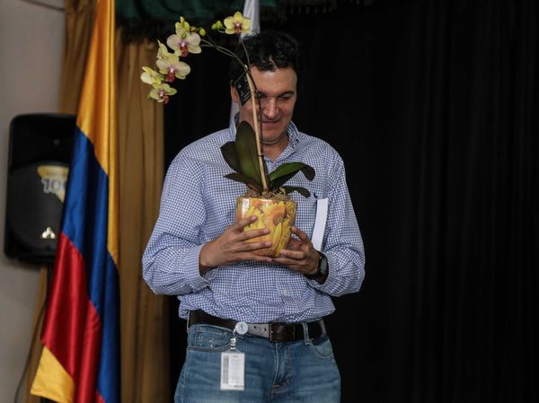 Presentación de proyectos
Presentación de proyectos
Fecha: Febrero 23 de 2015. Lugar: El peñol, campamento farallones
Para descargar esta fotografía en alta resolución, haga clic sobre la imagen hasta que la misma se despliegue en la pantalla completa; luego dé clic derecho y elija la opción "guardar imagen como". 
En caso de publicación por cualquier medio, solicitamos acompañarla del crédito: "Foto EPM"
Palabras clave: Presentación proyectos