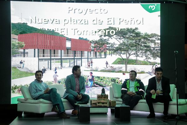 Presentación de proyectos
Presentación de proyectos
Fecha: Febrero 23 de 2015. Lugar: El peñol, campamento farallones
Para descargar esta fotografía en alta resolución, haga clic sobre la imagen hasta que la misma se despliegue en la pantalla completa; luego dé clic derecho y elija la opción "guardar imagen como". 
En caso de publicación por cualquier medio, solicitamos acompañarla del crédito: "Foto EPM"
Palabras clave: Presentación proyectos