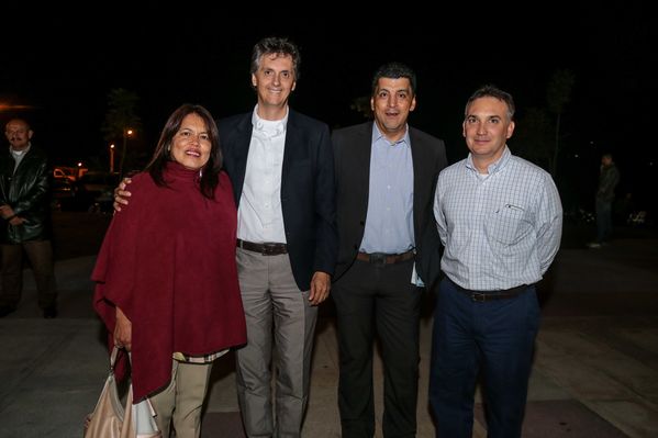 Presentación de proyectos
Presentación de proyectos
Fecha: Febrero 23 de 2015. Lugar: El peñol, campamento farallones
Para descargar esta fotografía en alta resolución, haga clic sobre la imagen hasta que la misma se despliegue en la pantalla completa; luego dé clic derecho y elija la opción "guardar imagen como". 
En caso de publicación por cualquier medio, solicitamos acompañarla del crédito: "Foto EPM"
Palabras clave: Presentación proyectos