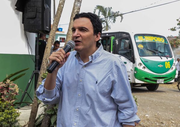 Jornada en Urabá
Jornada en Urabá
Fecha: Febrero 6 de 2015. Lugar: Urabá
Para descargar esta fotografía en alta resolución, haga clic sobre la imagen hasta que la misma se despliegue en la pantalla completa; luego dé clic derecho y elija la opción "guardar imagen como". 
En caso de publicación por cualquier medio, solicitamos acompañarla del crédito: "Foto EPM"
Palabras clave: Jornada Urabá
