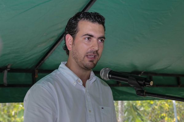 Jornada en Urabá
Jornada en Urabá
Fecha: Febrero 6 de 2015. Lugar: Urabá
Para descargar esta fotografía en alta resolución, haga clic sobre la imagen hasta que la misma se despliegue en la pantalla completa; luego dé clic derecho y elija la opción "guardar imagen como". 
En caso de publicación por cualquier medio, solicitamos acompañarla del crédito: "Foto EPM"
Palabras clave: Jornada Urabá