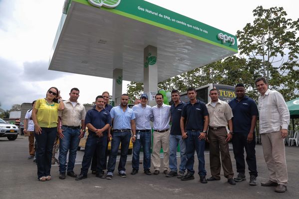 Jornada en Urabá
Jornada en Urabá
Fecha: Febrero 6 de 2015. Lugar: Urabá
Para descargar esta fotografía en alta resolución, haga clic sobre la imagen hasta que la misma se despliegue en la pantalla completa; luego dé clic derecho y elija la opción "guardar imagen como". 
En caso de publicación por cualquier medio, solicitamos acompañarla del crédito: "Foto EPM"
Palabras clave: Jornada Urabá