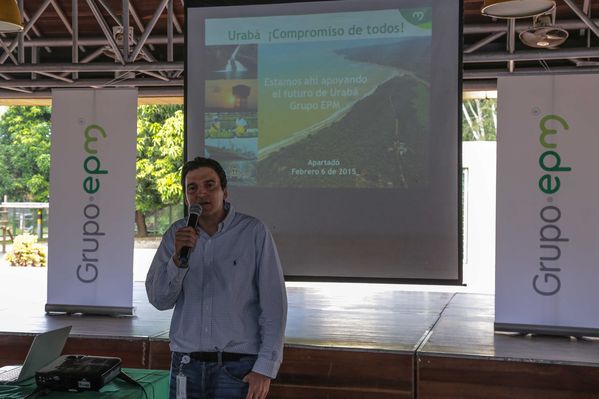 Jornada en Urabá
Jornada en Urabá
Fecha: Febrero 6 de 2015. Lugar: Urabá
Para descargar esta fotografía en alta resolución, haga clic sobre la imagen hasta que la misma se despliegue en la pantalla completa; luego dé clic derecho y elija la opción "guardar imagen como". 
En caso de publicación por cualquier medio, solicitamos acompañarla del crédito: "Foto EPM"
Palabras clave: Jornada Urabá
