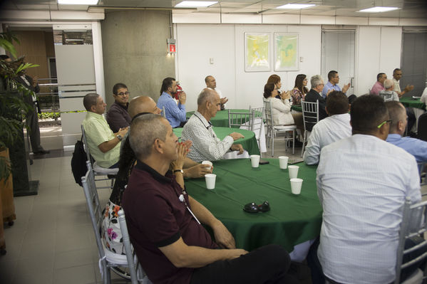 Años de servicio 2019
Años de servicio 2019
Fecha: Julio 16 2019. 
Para descargar esta fotografía en alta resolución, haga clic sobre la imagen hasta que la misma se despliegue en la pantalla completa; luego dé clic derecho y elija la opción "guardar imagen como".
En caso de publicación por cualquier medio, solicitamos acompañarla del crédito: "Cortesía EPM".
Palabras clave: Años de servicio 2019