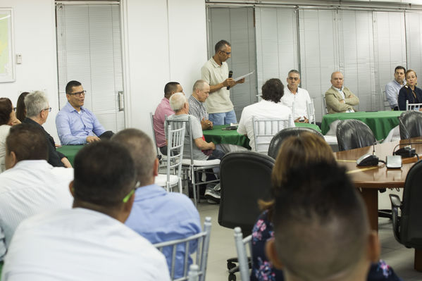 Años de servicio 2019
Años de servicio 2019
Fecha: Julio 16 2019. 
Para descargar esta fotografía en alta resolución, haga clic sobre la imagen hasta que la misma se despliegue en la pantalla completa; luego dé clic derecho y elija la opción "guardar imagen como".
En caso de publicación por cualquier medio, solicitamos acompañarla del crédito: "Cortesía EPM".
Palabras clave: Años de servicio 2019