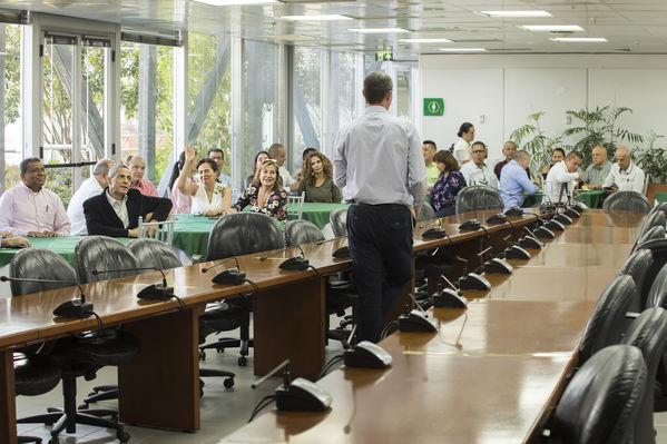 Años de servicio 2019
Años de servicio 2019
Fecha: Julio 16 2019. 
Para descargar esta fotografía en alta resolución, haga clic sobre la imagen hasta que la misma se despliegue en la pantalla completa; luego dé clic derecho y elija la opción "guardar imagen como".
En caso de publicación por cualquier medio, solicitamos acompañarla del crédito: "Cortesía EPM".
Palabras clave: Años de servicio 2019