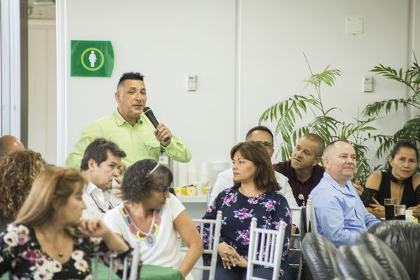 Años de servicio 2019
Años de servicio 2019
Fecha: Julio 16 2019. 
Para descargar esta fotografía en alta resolución, haga clic sobre la imagen hasta que la misma se despliegue en la pantalla completa; luego dé clic derecho y elija la opción "guardar imagen como".
En caso de publicación por cualquier medio, solicitamos acompañarla del crédito: "Cortesía EPM".
Palabras clave: Años de servicio 2019
