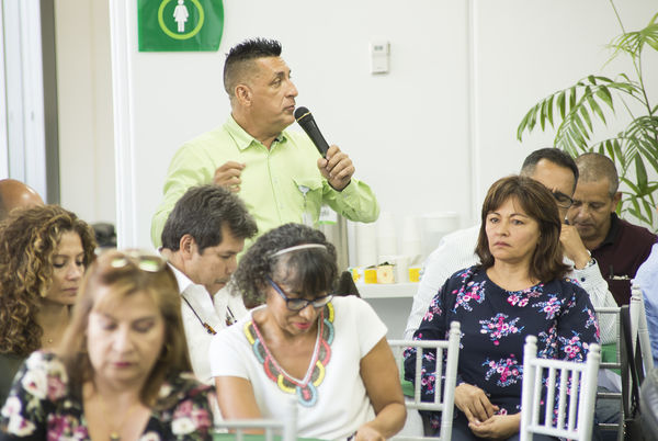Años de servicio 2019
Años de servicio 2019
Fecha: Julio 16 2019. 
Para descargar esta fotografía en alta resolución, haga clic sobre la imagen hasta que la misma se despliegue en la pantalla completa; luego dé clic derecho y elija la opción "guardar imagen como".
En caso de publicación por cualquier medio, solicitamos acompañarla del crédito: "Cortesía EPM".
Palabras clave: Años de servicio 2019