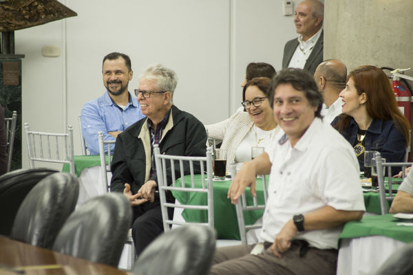 Años de servicio 2019
Años de servicio 2019
Fecha: Julio 16 2019. 
Para descargar esta fotografía en alta resolución, haga clic sobre la imagen hasta que la misma se despliegue en la pantalla completa; luego dé clic derecho y elija la opción "guardar imagen como".
En caso de publicación por cualquier medio, solicitamos acompañarla del crédito: "Cortesía EPM".
Palabras clave: Años de servicio 2019