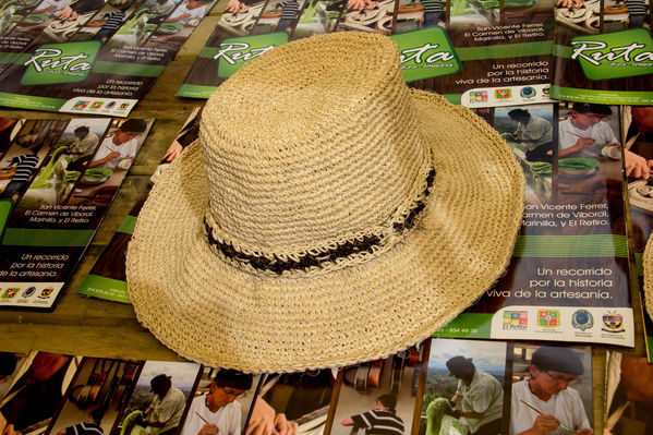 Feria Campesina
Feria Campesina
Fecha: Julio 18 de 2014. Lugar: Pies Descalzos - Medellín
Para descargar esta fotografía en alta resolución, haga clic sobre la imagen hasta que la misma se despliegue en la pantalla completa; luego dé clic derecho y elija la opción "guardar imagen como". 
En caso de publicación por cualquier medio, solicitamos acompañarla del crédito: "Foto EPM"
Palabras clave: Feria Campesina