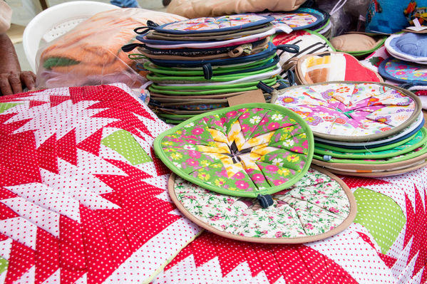Feria Campesina
Feria Campesina
Fecha: Julio 18 de 2014. Lugar: Pies Descalzos - Medellín
Para descargar esta fotografía en alta resolución, haga clic sobre la imagen hasta que la misma se despliegue en la pantalla completa; luego dé clic derecho y elija la opción "guardar imagen como". 
En caso de publicación por cualquier medio, solicitamos acompañarla del crédito: "Foto EPM"
Palabras clave: Feria Campesina