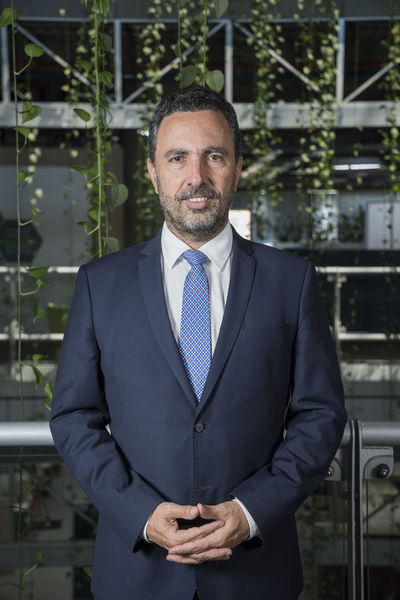 Gerente Jorge Londoño Dela Cuesta Julio 2019
Gerente Jorge Londoño De la Cuesta Julio 2019
Fecha: Julio 18 de 2019. 
Para descargar esta fotografía en alta resolución, haga clic sobre la imagen hasta que la misma se despliegue en la pantalla completa; luego dé clic derecho y elija la opción "guardar imagen como". 
En caso de publicación por cualquier medio, solicitamos acompañarla del crédito: "Foto EPM"
Palabras clave: Gerente Jorge Londoño Dela Cuesta Julio 2019