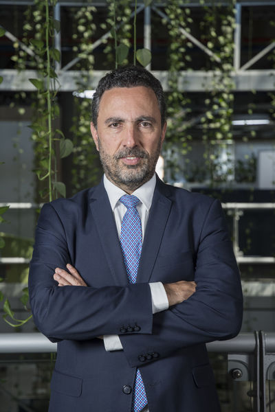 Gerente Jorge Londoño Dela Cuesta Julio 2019
Gerente Jorge Londoño De la Cuesta Julio 2019
Fecha: Julio 18 de 2019. 
Para descargar esta fotografía en alta resolución, haga clic sobre la imagen hasta que la misma se despliegue en la pantalla completa; luego dé clic derecho y elija la opción "guardar imagen como". 
En caso de publicación por cualquier medio, solicitamos acompañarla del crédito: "Foto EPM"
Palabras clave: Gerente Jorge Londoño Dela Cuesta Julio 2019