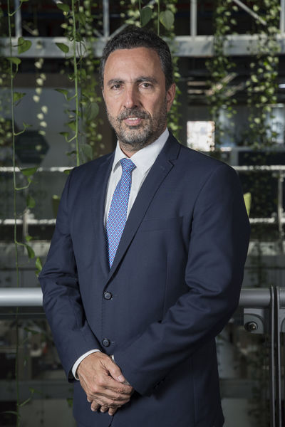 Gerente Jorge Londoño Dela Cuesta Julio 2019
Gerente Jorge Londoño De la Cuesta Julio 2019
Fecha: Julio 18 de 2019. 
Para descargar esta fotografía en alta resolución, haga clic sobre la imagen hasta que la misma se despliegue en la pantalla completa; luego dé clic derecho y elija la opción "guardar imagen como". 
En caso de publicación por cualquier medio, solicitamos acompañarla del crédito: "Foto EPM"
Palabras clave: Gerente Jorge Londoño Dela Cuesta Julio 2019