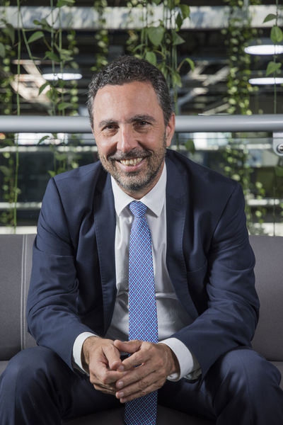 Gerente Jorge Londoño Dela Cuesta Julio 2019
Gerente Jorge Londoño De la Cuesta Julio 2019
Fecha: Julio 18 de 2019. 
Para descargar esta fotografía en alta resolución, haga clic sobre la imagen hasta que la misma se despliegue en la pantalla completa; luego dé clic derecho y elija la opción "guardar imagen como". 
En caso de publicación por cualquier medio, solicitamos acompañarla del crédito: "Foto EPM"
Palabras clave: Gerente Jorge Londoño Dela Cuesta Julio 2019