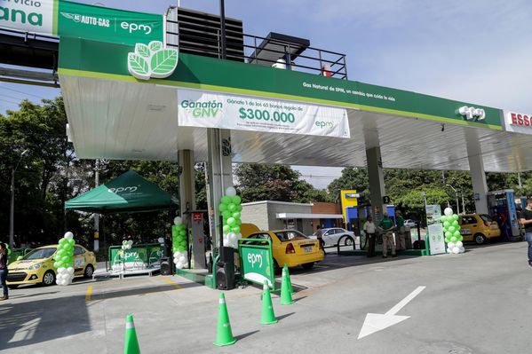 Apertura décimo quinta Estación de Servicio Gas natural vehicular
Apertura décimo quinta Estación de Servicio Gas natural vehicular     
Fecha: Julio 23 de 2015. Lugar: Medellín – EDS Bolivariana
Para descargar esta fotografía en alta resolución, haga clic sobre la imagen hasta que la misma se despliegue en la pantalla completa; luego dé clic derecho y elija la opción "guardar imagen como". 
En caso de publicación por cualquier medio, solicitamos acompañarla del crédito: "Foto EPM"
Palabras clave: Apertura décimo quinta Estación Servicio Gas natural vehicular