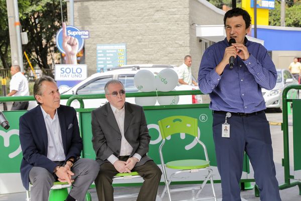 Apertura décimo quinta Estación de Servicio Gas natural vehicular
Apertura décimo quinta Estación de Servicio Gas natural vehicular     
Fecha: Julio 23 de 2015. Lugar: Medellín – EDS Bolivariana
Para descargar esta fotografía en alta resolución, haga clic sobre la imagen hasta que la misma se despliegue en la pantalla completa; luego dé clic derecho y elija la opción "guardar imagen como". 
En caso de publicación por cualquier medio, solicitamos acompañarla del crédito: "Foto EPM"
Palabras clave: Apertura décimo quinta Estación Servicio Gas natural vehicular