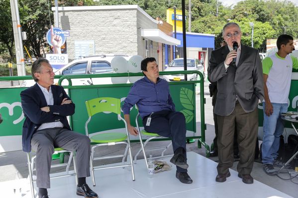 Apertura décimo quinta Estación de Servicio Gas natural vehicular
Apertura décimo quinta Estación de Servicio Gas natural vehicular     
Fecha: Julio 23 de 2015. Lugar: Medellín – EDS Bolivariana
Para descargar esta fotografía en alta resolución, haga clic sobre la imagen hasta que la misma se despliegue en la pantalla completa; luego dé clic derecho y elija la opción "guardar imagen como". 
En caso de publicación por cualquier medio, solicitamos acompañarla del crédito: "Foto EPM"
Palabras clave: Apertura décimo quinta Estación Servicio Gas natural vehicular