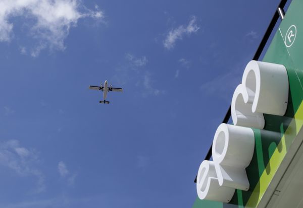 Apertura décimo quinta Estación de Servicio Gas natural vehicular
Apertura décimo quinta Estación de Servicio Gas natural vehicular     
Fecha: Julio 23 de 2015. Lugar: Medellín – EDS Bolivariana
Para descargar esta fotografía en alta resolución, haga clic sobre la imagen hasta que la misma se despliegue en la pantalla completa; luego dé clic derecho y elija la opción "guardar imagen como". 
En caso de publicación por cualquier medio, solicitamos acompañarla del crédito: "Foto EPM"
Palabras clave: Apertura décimo quinta Estación Servicio Gas natural vehicular