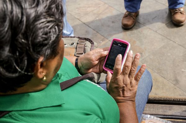 Registro del reto 2 – Carrera de observación por la ciudad
Registro del reto 2 – Carrera de observación por la ciudad     
Fecha: Julio 26 de 2015. Lugar: Medellín - Parque Botero
Para descargar esta fotografía en alta resolución, haga clic sobre la imagen hasta que la misma se despliegue en la pantalla completa; luego dé clic derecho y elija la opción "guardar imagen como". 
En caso de publicación por cualquier medio, solicitamos acompañarla del crédito: "Foto EPM"
Palabras clave: Registro del reto 2 – Carrera de observación por la ciudad