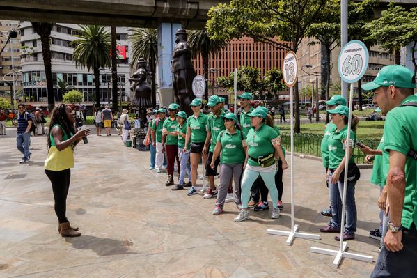 Registro del reto 2 – Carrera de observación por la ciudad
Registro del reto 2 – Carrera de observación por la ciudad     
Fecha: Julio 26 de 2015. Lugar: Medellín - Parque Botero
Para descargar esta fotografía en alta resolución, haga clic sobre la imagen hasta que la misma se despliegue en la pantalla completa; luego dé clic derecho y elija la opción "guardar imagen como". 
En caso de publicación por cualquier medio, solicitamos acompañarla del crédito: "Foto EPM"
Palabras clave: Registro del reto 2 – Carrera de observación por la ciudad