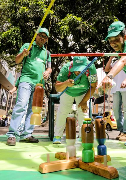 Registro del reto 2 – Carrera de observación por la ciudad
Registro del reto 2 – Carrera de observación por la ciudad     
Fecha: Julio 26 de 2015. Lugar: Medellín - Parque Botero
Para descargar esta fotografía en alta resolución, haga clic sobre la imagen hasta que la misma se despliegue en la pantalla completa; luego dé clic derecho y elija la opción "guardar imagen como". 
En caso de publicación por cualquier medio, solicitamos acompañarla del crédito: "Foto EPM"
Palabras clave: Registro del reto 2 – Carrera de observación por la ciudad