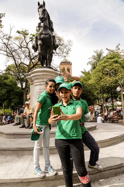 Registro del reto 2 – Carrera de observación por la ciudad
Registro del reto 2 – Carrera de observación por la ciudad     
Fecha: Julio 26 de 2015. Lugar: Medellín - Parque Botero
Para descargar esta fotografía en alta resolución, haga clic sobre la imagen hasta que la misma se despliegue en la pantalla completa; luego dé clic derecho y elija la opción "guardar imagen como". 
En caso de publicación por cualquier medio, solicitamos acompañarla del crédito: "Foto EPM"
Palabras clave: Registro del reto 2 – Carrera de observación por la ciudad