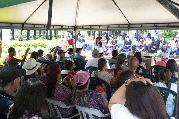 Día de la Familia EPM - 2019
Día de la Familia EPM - 2019
Fecha: Julio 27 2019
Para descargar esta fotografía en alta resolución, haga clic sobre la imagen hasta que la misma se despliegue en la pantalla completa; luego dé clic derecho y elija la opción "guardar imagen como".
En caso de publicación por cualquier medio, solicitamos acompañarla del crédito: "Foto EPM"
Palabras clave: Día de la Familia EPM - 2019
