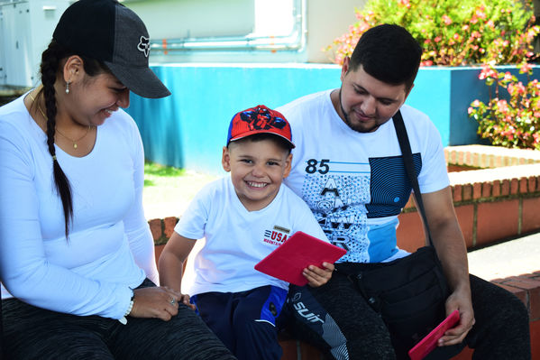 Día de la Familia EPM - 2019
Día de la Familia EPM - 2019
Fecha: Julio 27 2019
Para descargar esta fotografía en alta resolución, haga clic sobre la imagen hasta que la misma se despliegue en la pantalla completa; luego dé clic derecho y elija la opción "guardar imagen como".
En caso de publicación por cualquier medio, solicitamos acompañarla del crédito: "Foto EPM"
Palabras clave: Día de la Familia EPM - 2019