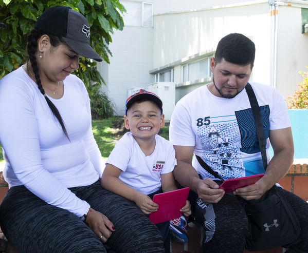 Día de la Familia EPM - 2019
Día de la Familia EPM - 2019
Fecha: Julio 27 2019
Para descargar esta fotografía en alta resolución, haga clic sobre la imagen hasta que la misma se despliegue en la pantalla completa; luego dé clic derecho y elija la opción "guardar imagen como".
En caso de publicación por cualquier medio, solicitamos acompañarla del crédito: "Foto EPM"
Palabras clave: Día de la Familia EPM - 2019