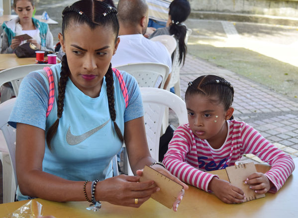 Día de la Familia EPM - 2019
Día de la Familia EPM - 2019
Fecha: Julio 27 2019
Para descargar esta fotografía en alta resolución, haga clic sobre la imagen hasta que la misma se despliegue en la pantalla completa; luego dé clic derecho y elija la opción "guardar imagen como".
En caso de publicación por cualquier medio, solicitamos acompañarla del crédito: "Foto EPM"
Palabras clave: Día de la Familia EPM - 2019
