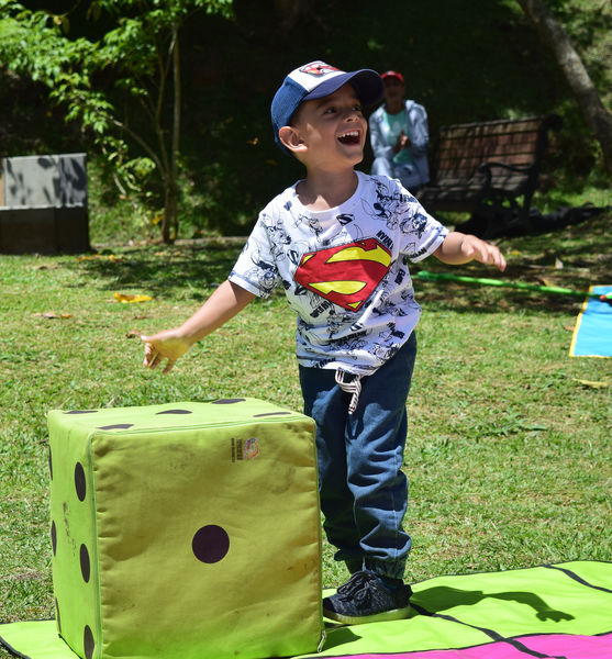 Día de la Familia EPM - 2019
Día de la Familia EPM - 2019
Fecha: Julio 27 2019
Para descargar esta fotografía en alta resolución, haga clic sobre la imagen hasta que la misma se despliegue en la pantalla completa; luego dé clic derecho y elija la opción "guardar imagen como".
En caso de publicación por cualquier medio, solicitamos acompañarla del crédito: "Foto EPM"
Palabras clave: Día de la Familia EPM - 2019