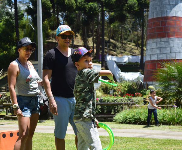 Día de la Familia EPM - 2019
Día de la Familia EPM - 2019
Fecha: Julio 27 2019
Para descargar esta fotografía en alta resolución, haga clic sobre la imagen hasta que la misma se despliegue en la pantalla completa; luego dé clic derecho y elija la opción "guardar imagen como".
En caso de publicación por cualquier medio, solicitamos acompañarla del crédito: "Foto EPM"
Palabras clave: Día de la Familia EPM - 2019