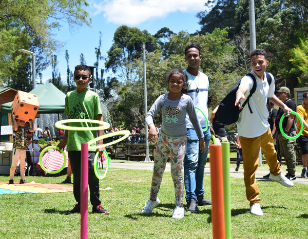 Día de la Familia EPM - 2019
Día de la Familia EPM - 2019
Fecha: Julio 27 2019
Para descargar esta fotografía en alta resolución, haga clic sobre la imagen hasta que la misma se despliegue en la pantalla completa; luego dé clic derecho y elija la opción "guardar imagen como".
En caso de publicación por cualquier medio, solicitamos acompañarla del crédito: "Foto EPM"
Palabras clave: Día de la Familia EPM - 2019